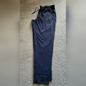 Charcoal Old Navy Athletic Wear Joggers in Size Large